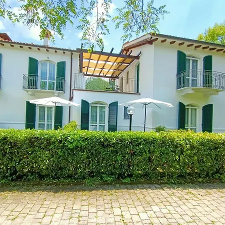 Residenza Casa Bianca Aparthotel Marina di Massa