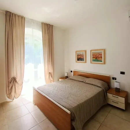 Aparthotel Residenza Casa Bianca Marina di Massa