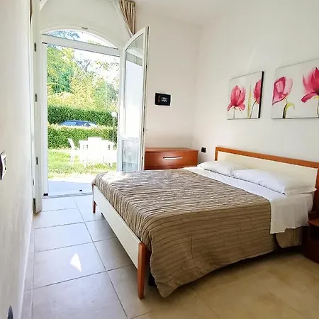 Residenza Casa Bianca Marina di Massa